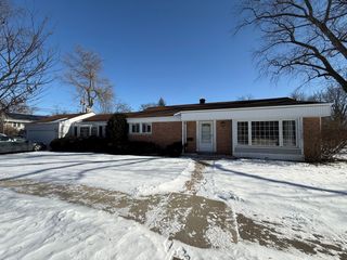 2444 Oak Avenue, Northbrook, IL 60062