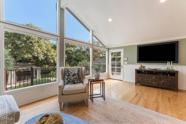 2060 E Altadena Drive, Altadena, CA 91001
