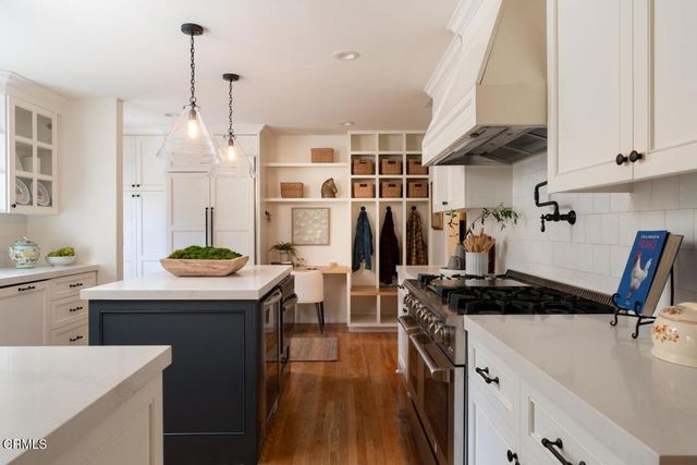 2060 E Altadena Drive, Altadena, CA 91001
