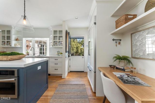 2060 E Altadena Drive, Altadena, CA 91001