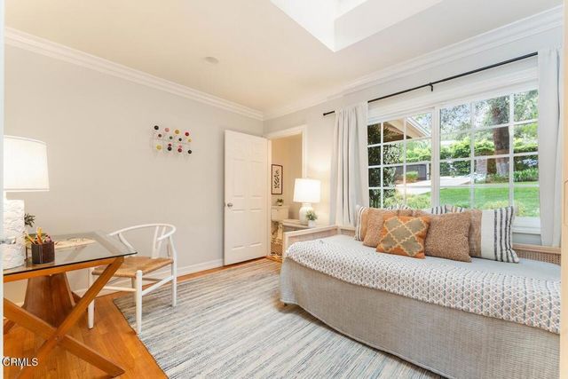 2060 E Altadena Drive, Altadena, CA 91001