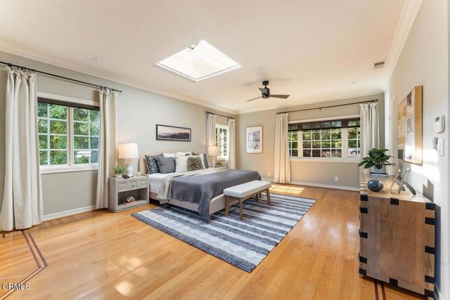 2060 E Altadena Drive, Altadena, CA 91001
