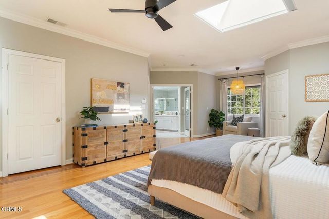 2060 E Altadena Drive, Altadena, CA 91001