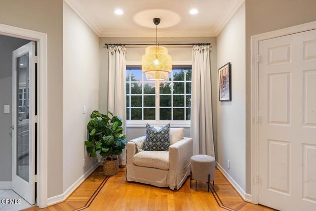 2060 E Altadena Drive, Altadena, CA 91001