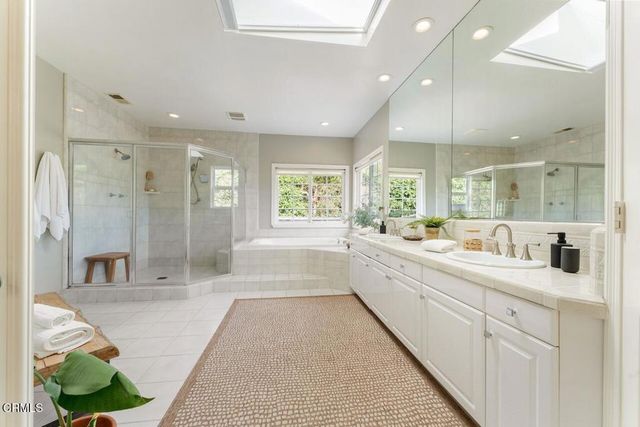 2060 E Altadena Drive, Altadena, CA 91001