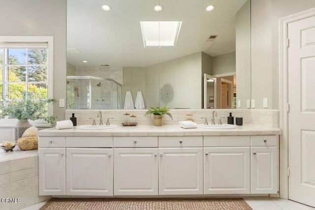 2060 E Altadena Drive, Altadena, CA 91001