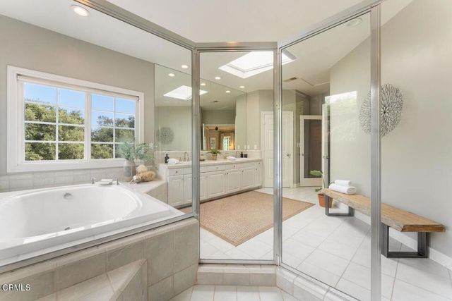 2060 E Altadena Drive, Altadena, CA 91001