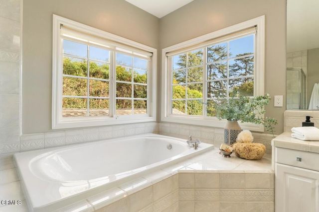 2060 E Altadena Drive, Altadena, CA 91001