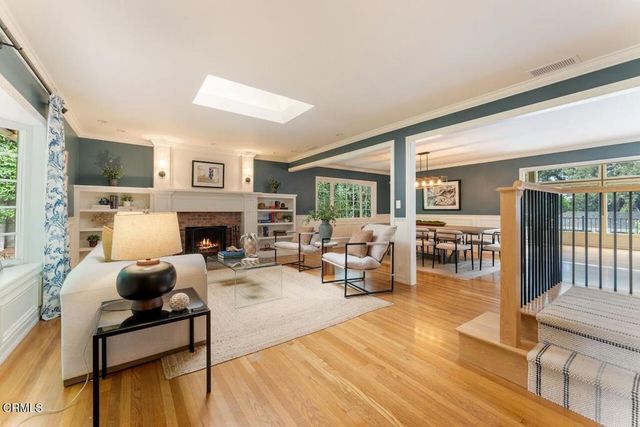 2060 E Altadena Drive, Altadena, CA 91001