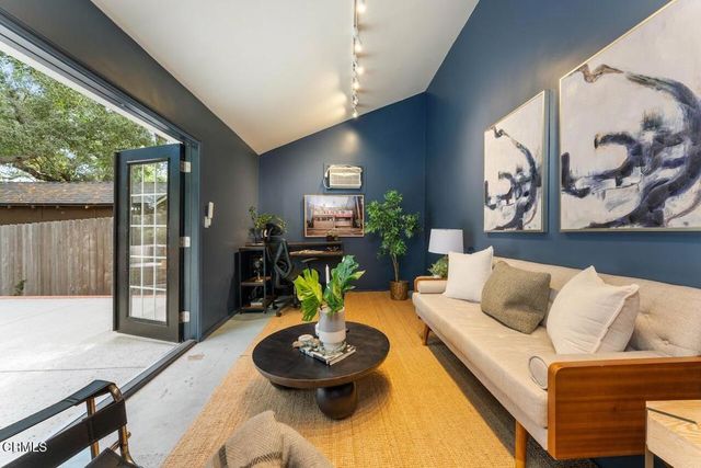 2060 E Altadena Drive, Altadena, CA 91001