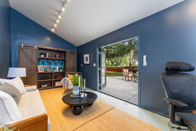 2060 E Altadena Drive, Altadena, CA 91001