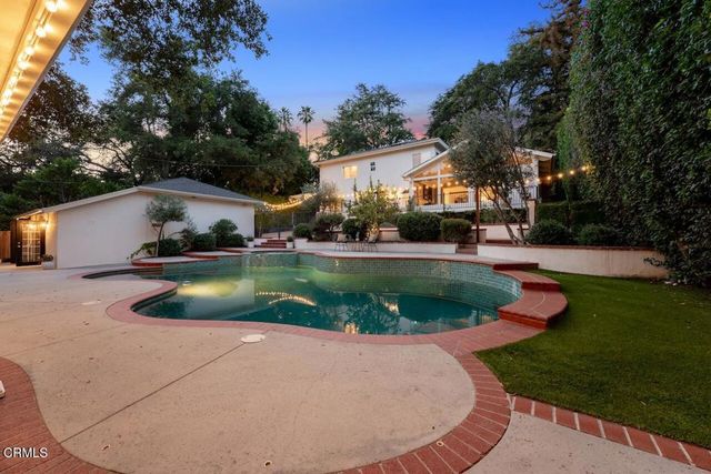 2060 E Altadena Drive, Altadena, CA 91001