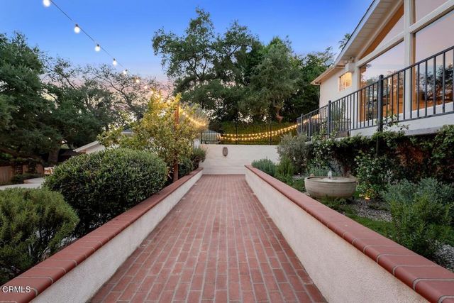 2060 E Altadena Drive, Altadena, CA 91001
