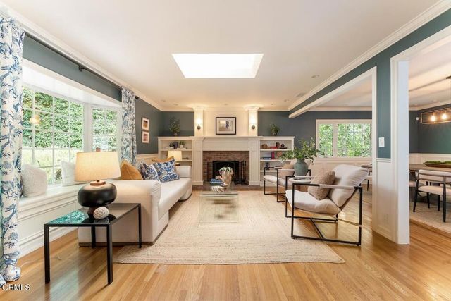 2060 E Altadena Drive, Altadena, CA 91001