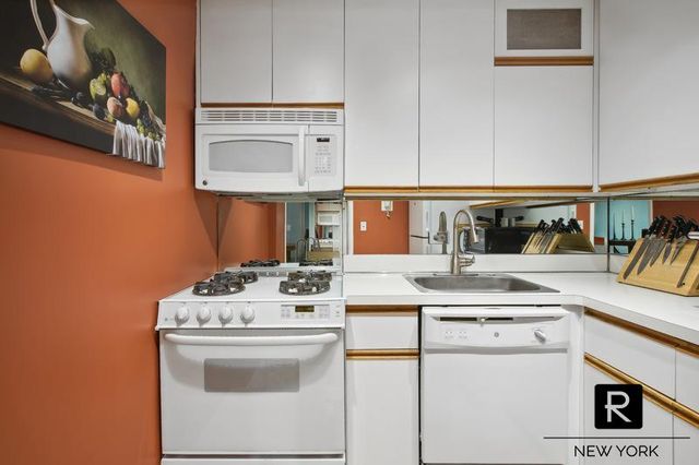 370 E 76th St Apt B707, New York City, NY 10021