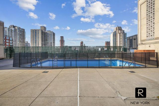 370 E 76th St Apt B707, New York City, NY 10021