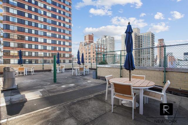 370 E 76th St Apt B707, New York City, NY 10021
