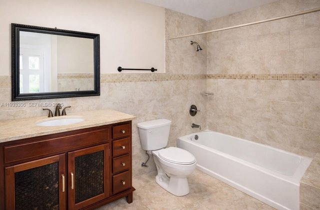 15650 SW 80th St F-301, Miami, FL 33193