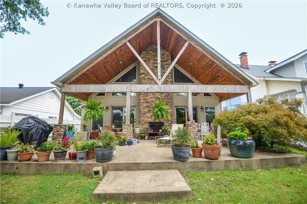 1304 Kanawha Avenue, Dunbar, WV 25064