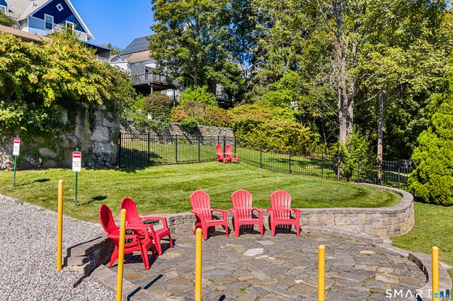 3 Pearl Street E, Groton, CT 06355