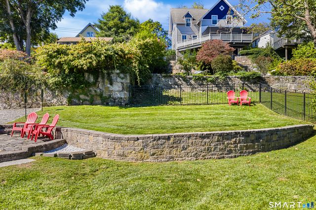 3 Pearl Street E, Groton, CT 06355