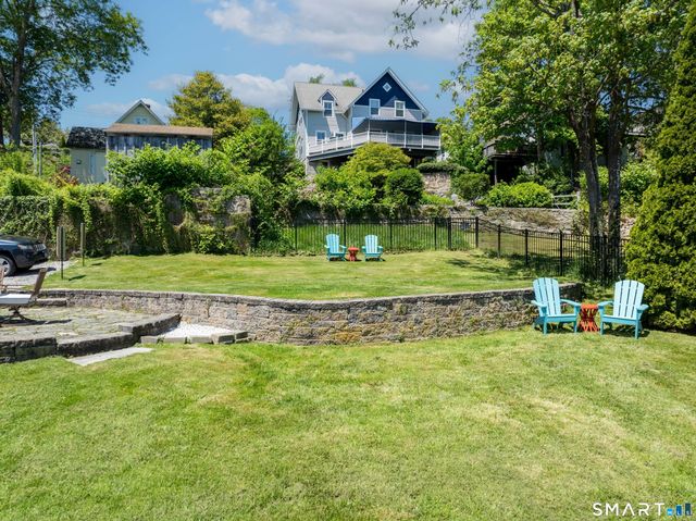 3 Pearl Street E, Groton, CT 06355