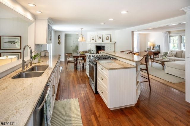3 Laurel Pl, Chester Twp., NJ 07930