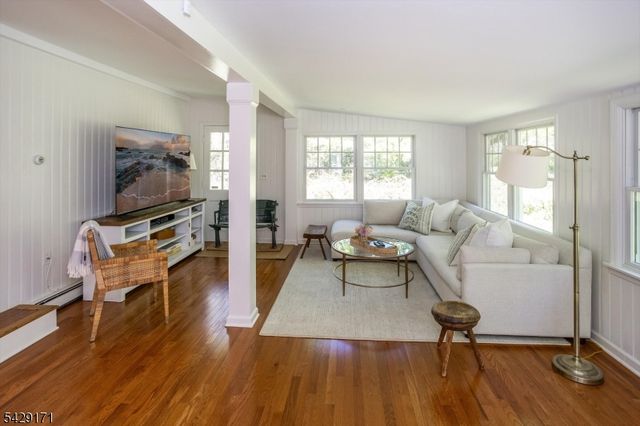 3 Laurel Pl, Chester Twp., NJ 07930
