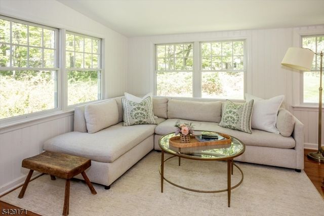 3 Laurel Pl, Chester Twp., NJ 07930