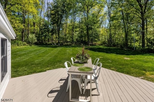 3 Laurel Pl, Chester Twp., NJ 07930