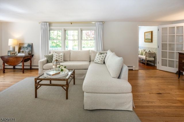 3 Laurel Pl, Chester Twp., NJ 07930