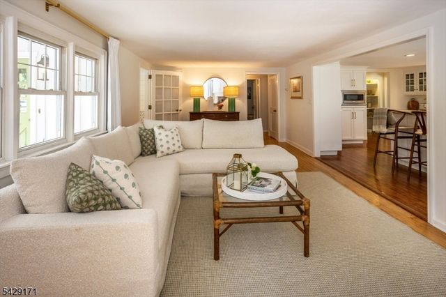 3 Laurel Pl, Chester Twp., NJ 07930