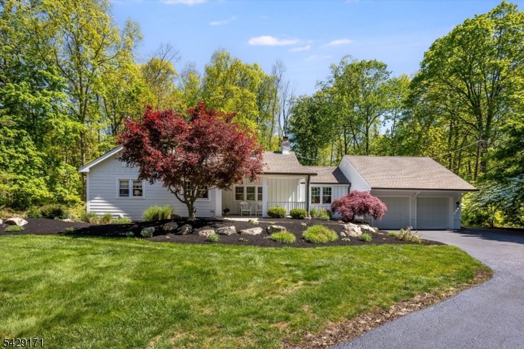 3 Laurel Pl, Chester Twp., NJ 07930
