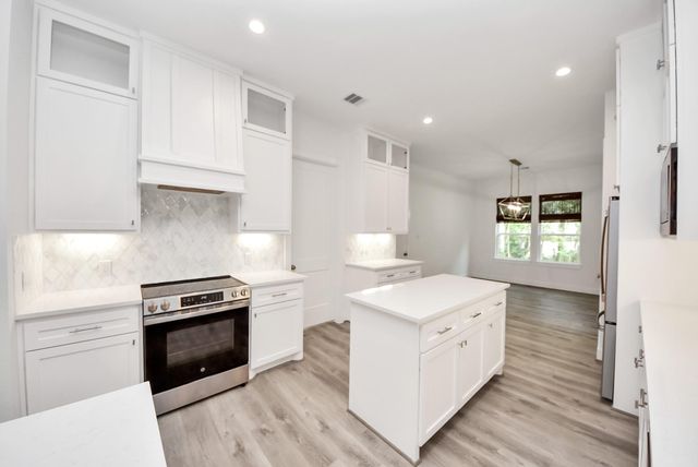 11807 Whispering Pines Lane, Montgomery, TX 77356