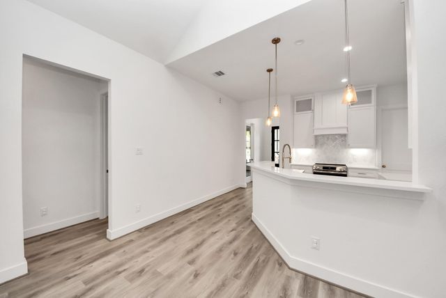 11807 Whispering Pines Lane, Montgomery, TX 77356