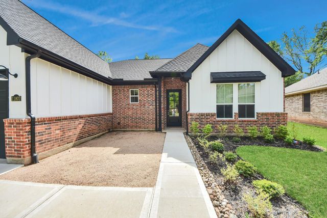 11807 Whispering Pines Lane, Montgomery, TX 77356