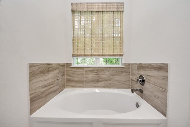 11807 Whispering Pines Lane, Montgomery, TX 77356