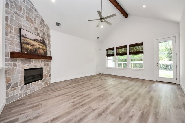 11807 Whispering Pines Lane, Montgomery, TX 77356