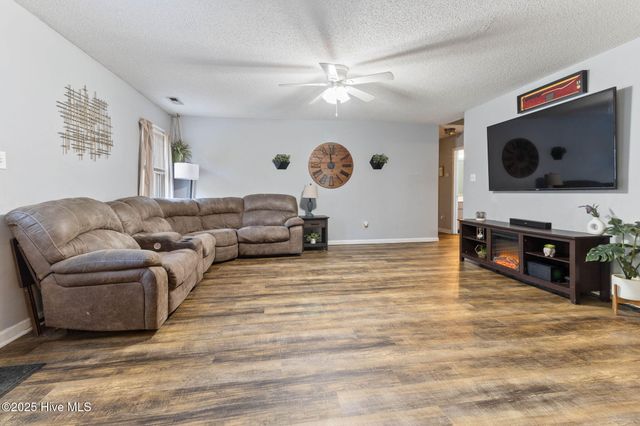 147 Liberty Park Road, Jacksonville, NC 28540