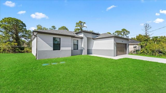 1015 Merry ST, Lehigh Acres, FL 33974
