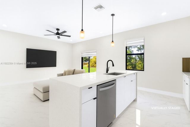 1015 Merry ST, Lehigh Acres, FL 33974