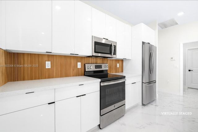 1015 Merry ST, Lehigh Acres, FL 33974