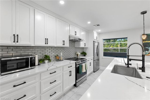 5211 Pocatella CT, Cape Coral, FL 33904