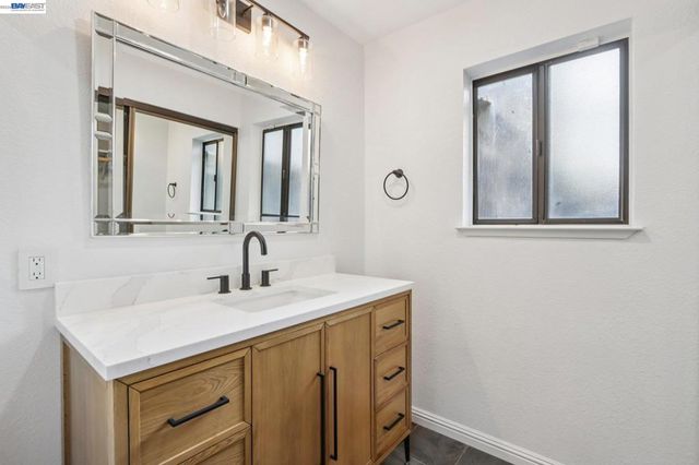 99 Cleaveland Rd 15, Pleasant Hill, CA 94523