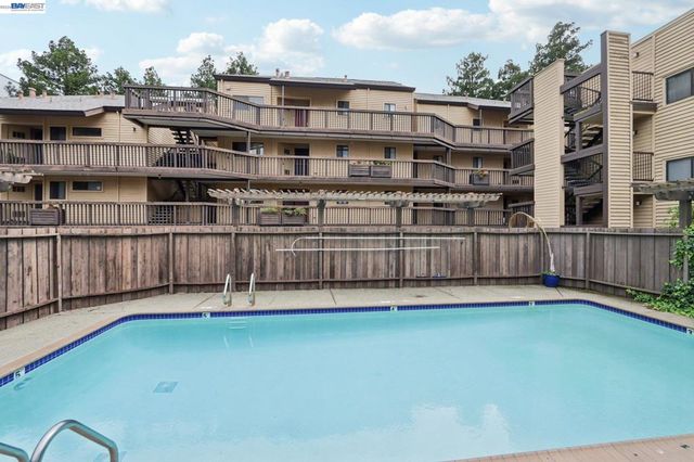 99 Cleaveland Rd 15, Pleasant Hill, CA 94523