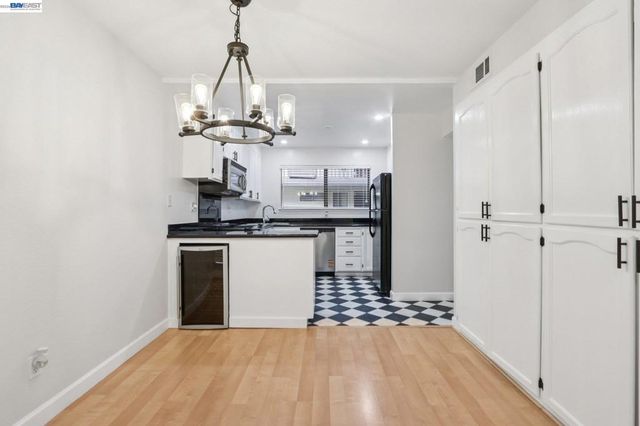 99 Cleaveland Rd 15, Pleasant Hill, CA 94523