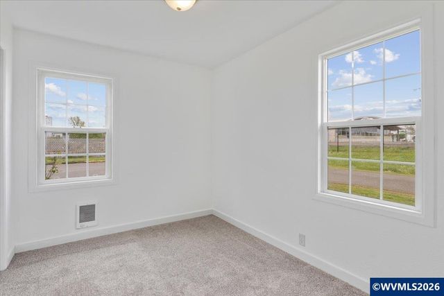 704 16th Av SW, Albany, OR 97321