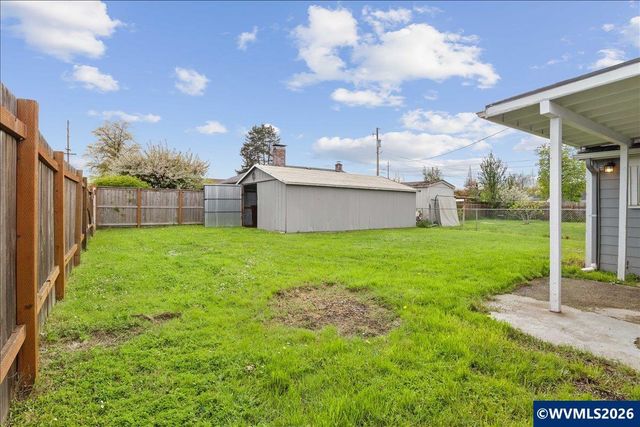 704 16th Av SW, Albany, OR 97321