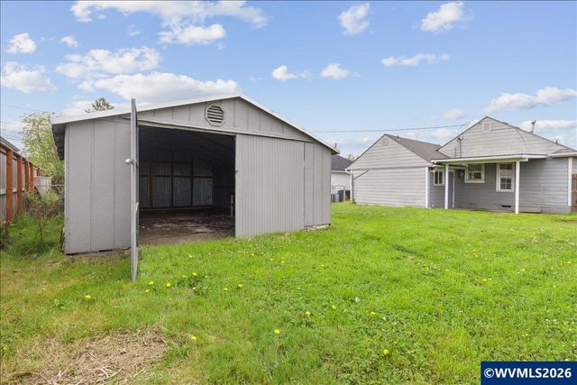 704 16th Av SW, Albany, OR 97321