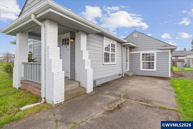 704 16th Av SW, Albany, OR 97321